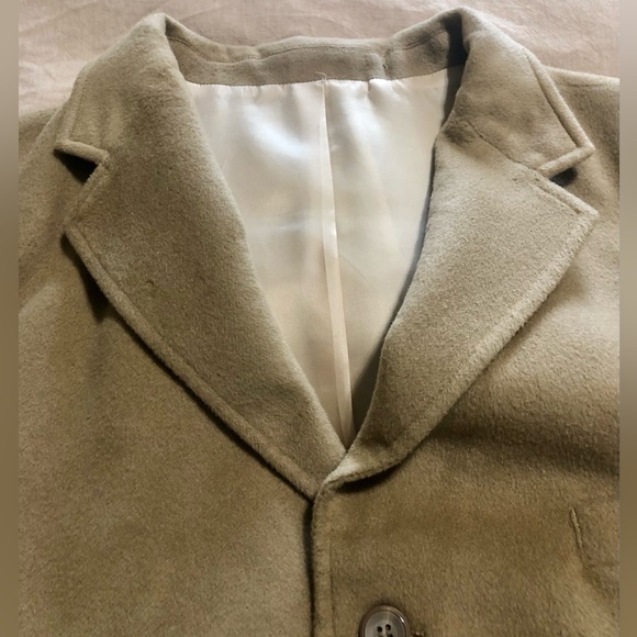 Men’s Cashmere Blazer. Tan. Size 2XL. See pics for measurements. - Picture 9 of 10